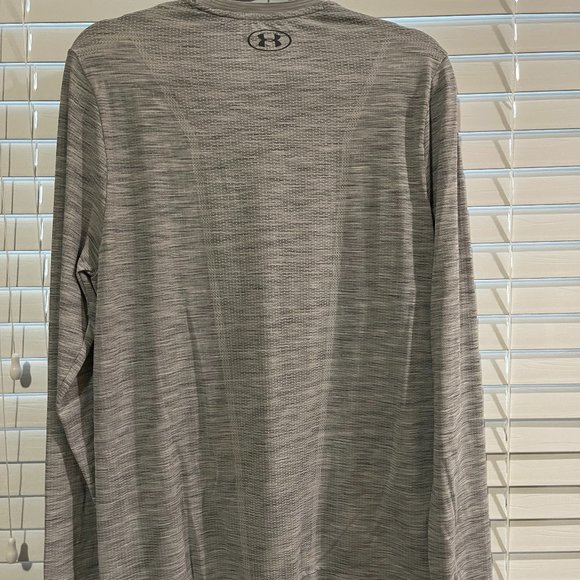 Men's Under Armour Fitted/Heat Gear Long Sleeve Shirt - Size: Medium - Picture 3 of 3